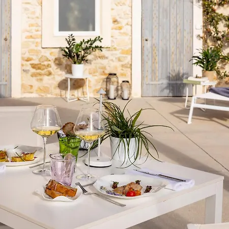 Гостевой дом La Bastide De Damien, 5 Clefs Demeure D'exception Et Table Remarquable Dans Le Guide Teritoria, Jacuzzi Privatif, Cuisine Etoilee Dominique Frerard