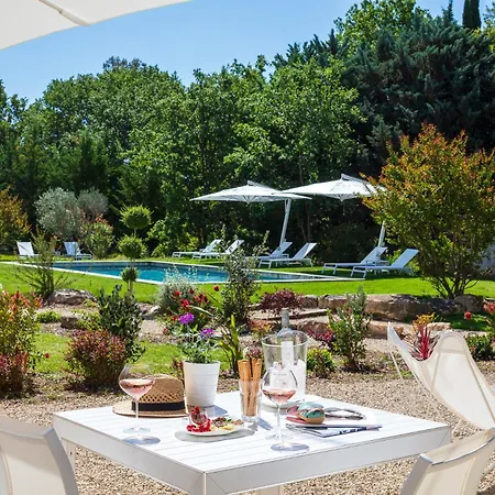 Гостевой дом La Bastide De Damien, 5 Clefs Demeure D'exception Et Table Remarquable Dans Le Guide Teritoria, Jacuzzi Privatif, Cuisine Etoilee Dominique Frerard Экс-ан-Прованс